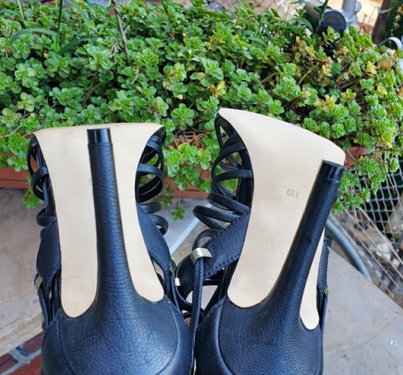 GUESS Stilettos - Picture 4 of 4